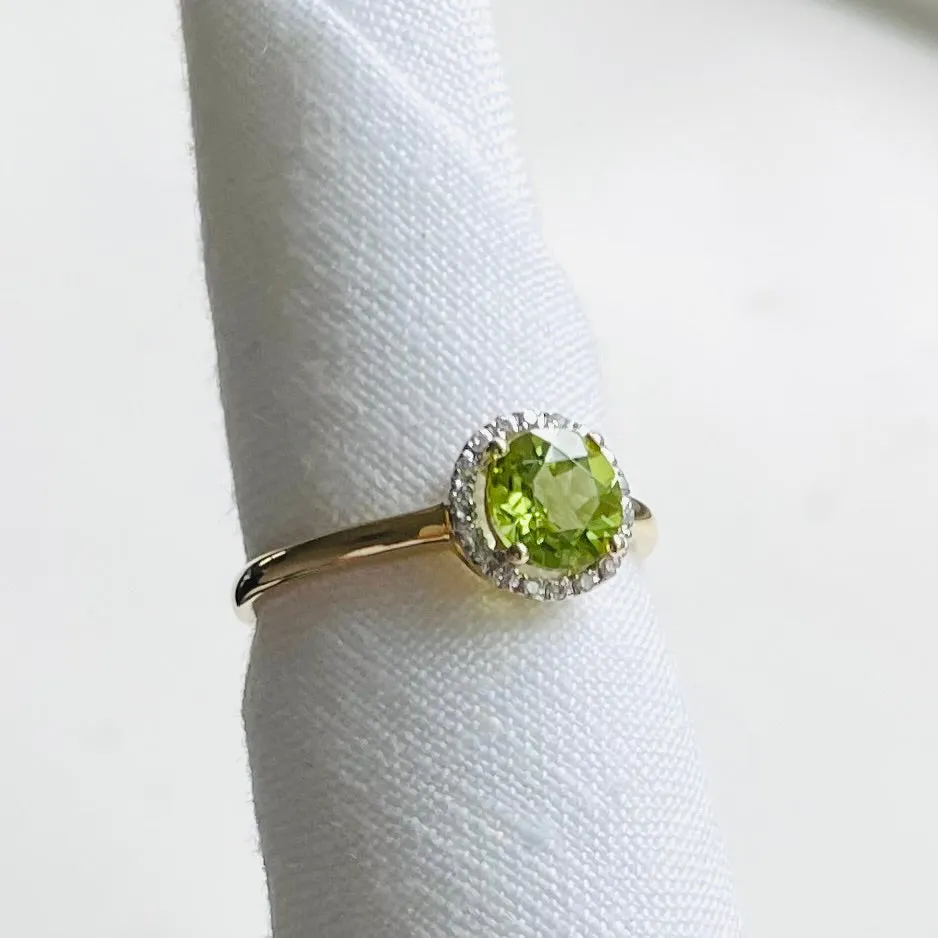 14K Peridot & Diamond Ring