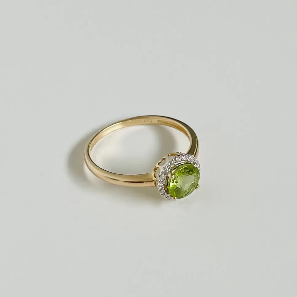 14K Peridot & Diamond Ring