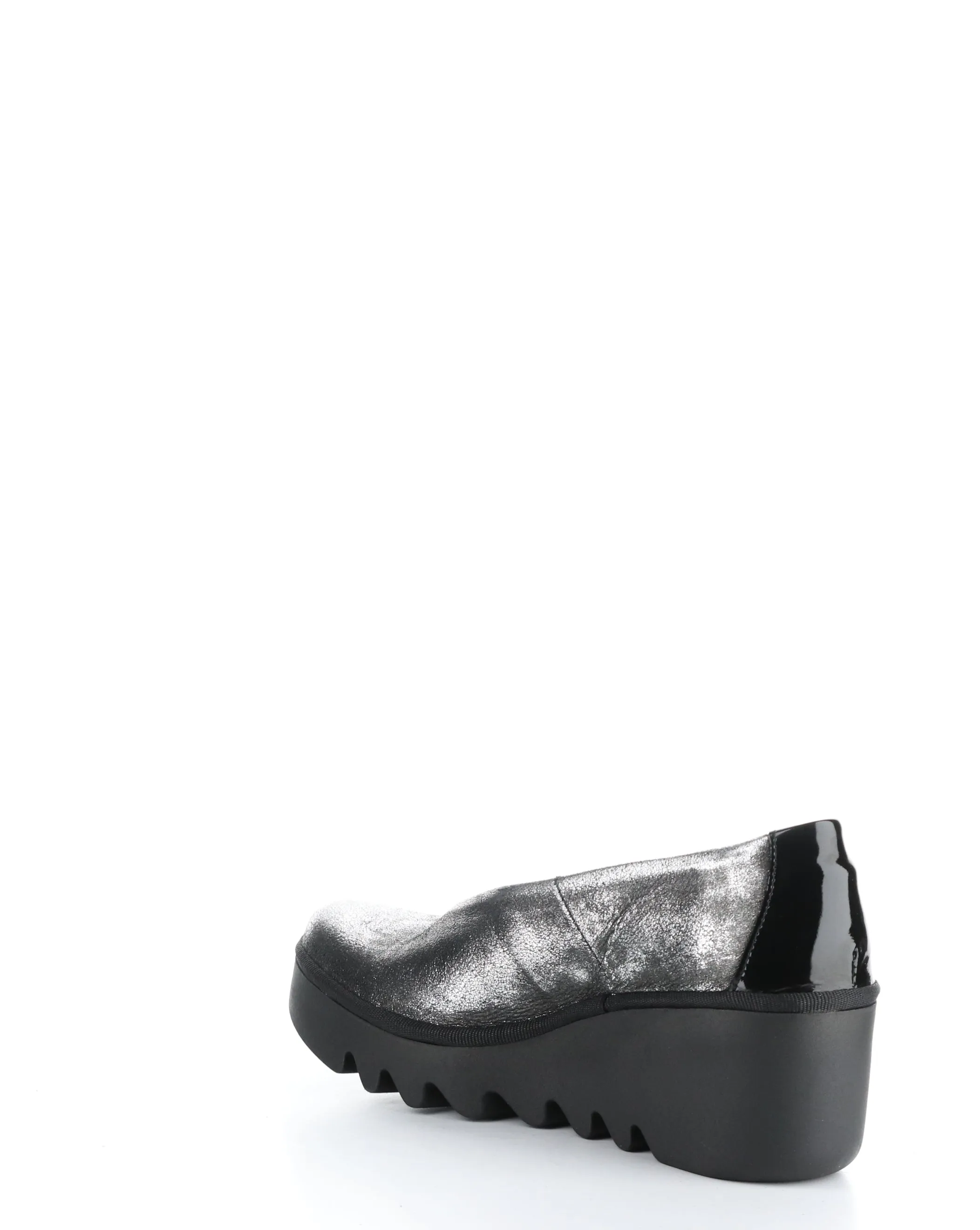 BESO246FLY 019 SILVER/BLACK Slip-on Shoes