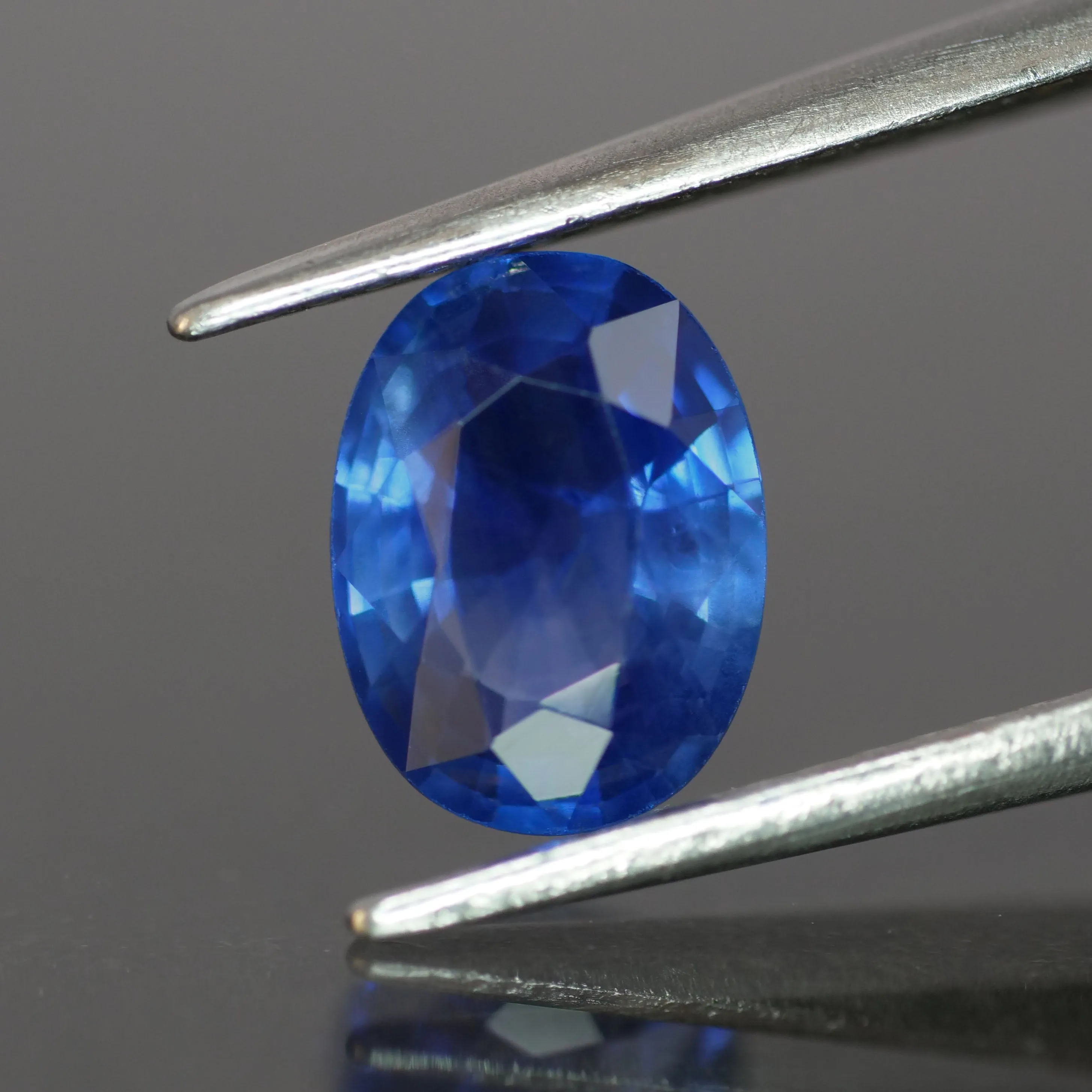 Blue Sapphire | natural, oval cut *8x6 mm, VS, *1.4ct