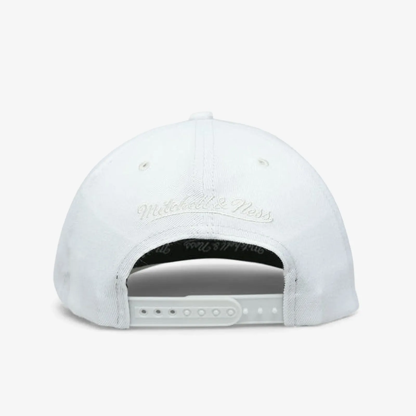 Brooklyn Nets Vintage White Classic Redline Snapback