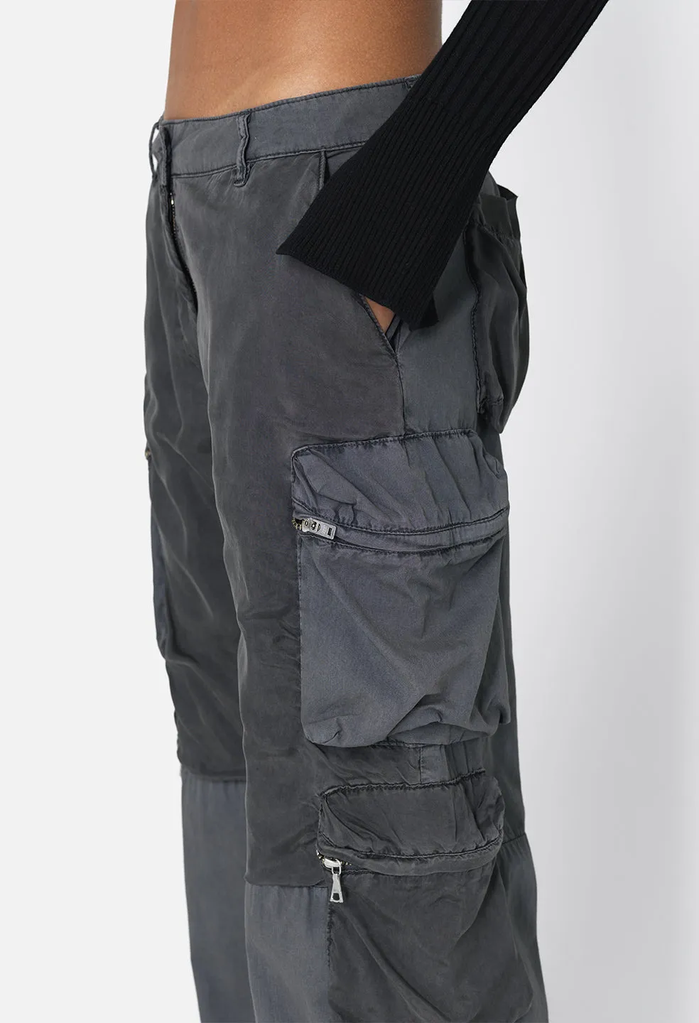 Parachute Cargo / Washed Black