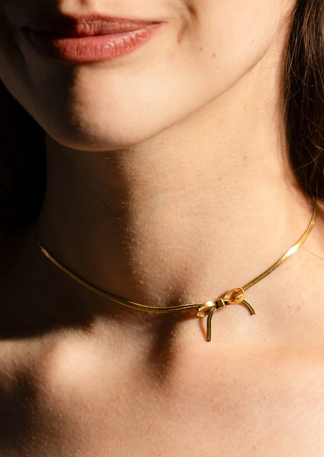 Snake Chain Bow Choker