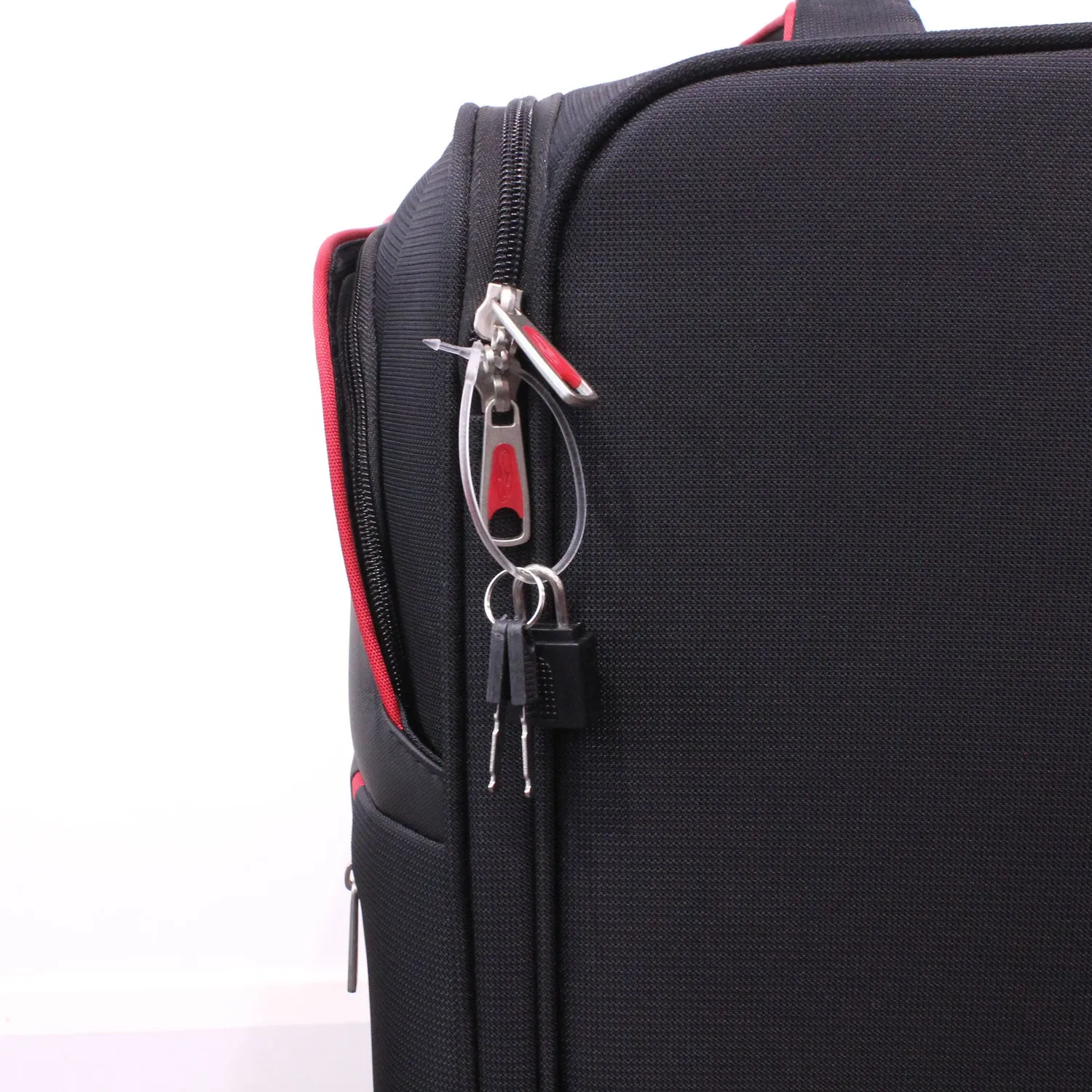 Zennitt Ultra-Light 70cm Luggage - Black/Red